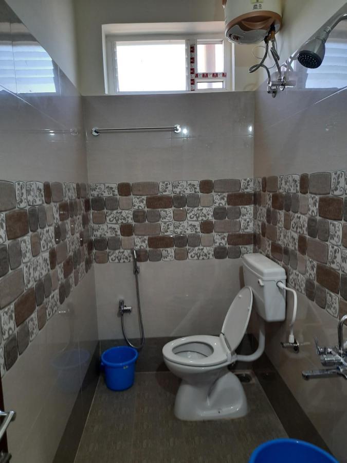 Grk Residency Hotel Gūduvāncheri Екстериор снимка
